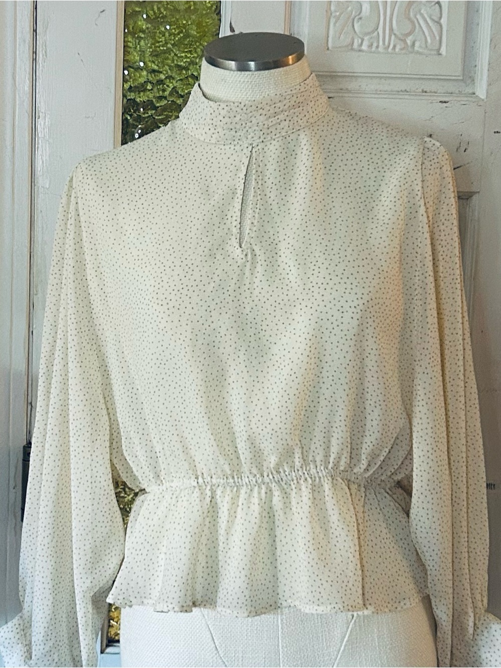 Love Tree L Peplum Blouse Cream Swiss Dot Mock Neck Keyhole Romantic